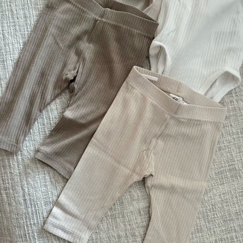 H&M INFANT SET BODYSUITS LEGGINGS 2-4 MONTHS BRAND NAME INFANT CLOTHING