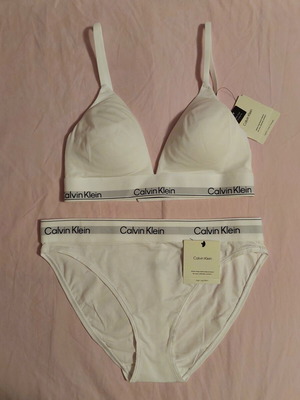 Calvin Klein λευκό σετ εσώρουχα μέγεθος M, καινούργιο