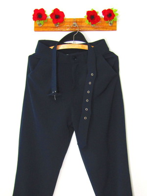 Crop pants with matching belt new, medium-large, blue