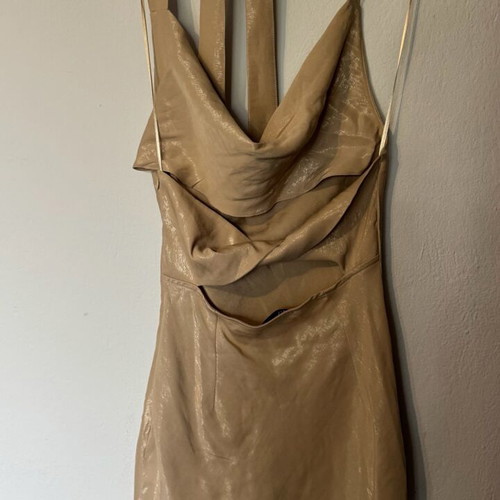 Zara dress beige-gold with open back new