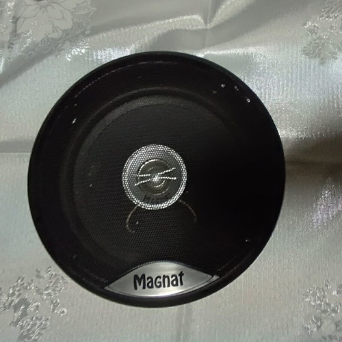 Magnet speakers pair 200 watt, 50w rms, like new