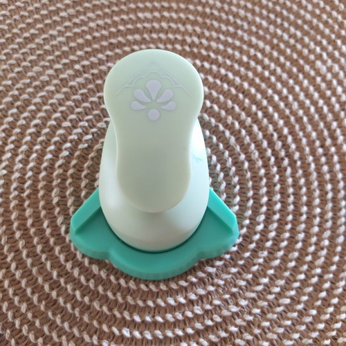 Corner Paper Punch new, ideal for crafts and scrapbooking