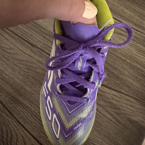 Adidas children's football shoes size 30 used, purple and yellow