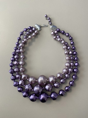 Collectible purple faux pearl necklace like new, 15 cm