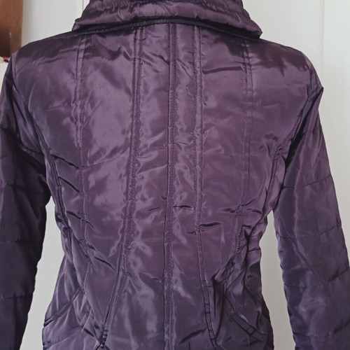 Zuiki women's short jacket size M like new, purple with gold zipper