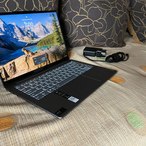 Lenovo Slim 7 14IMH9 14" OLED Touch laptop like new, Intel Core i7, 32GB RAM, 1TB SSD