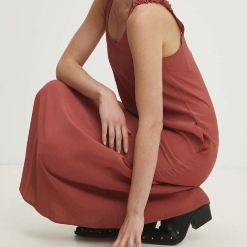 Summer dress new, orange, medium size fitting small