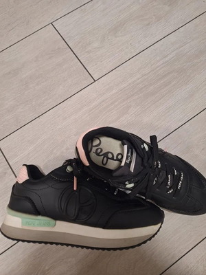 Pepe Jeans sneakers like new, size 38, sporty style