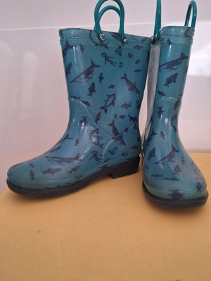 Children's galotses size 29 like new, blue with fish pattern