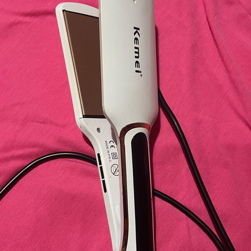 Kemei wide plate hair straightener