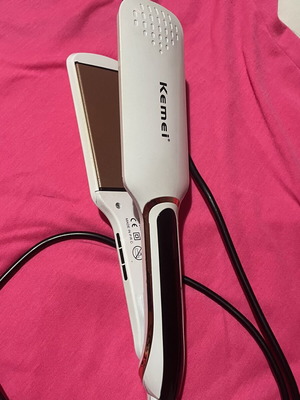 Kemei wide plate hair straightener