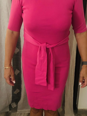 Guess dress medium pink like new with side slit