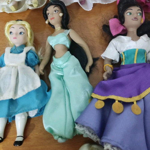 Disney porcelain dolls collection of 15 Deagostini like new