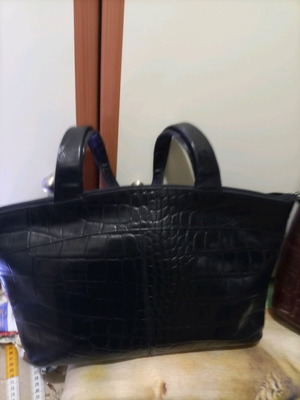 Pack of two used bags black and brown with zipper