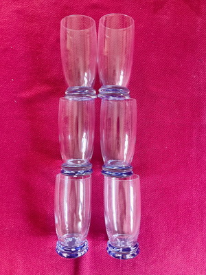 Set of 6 tall glassware with blue base, like new