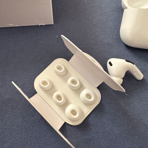 Apple AirPods Pro new, 1st and 2nd generation