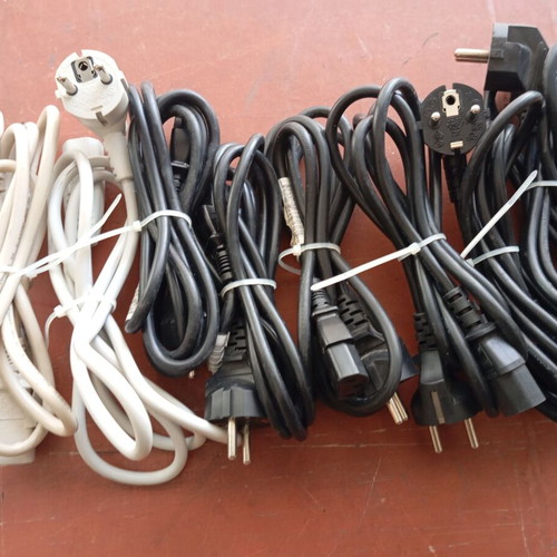 Power supply cables like new, pack of 8, 6 black and 2 gray, 1.8m