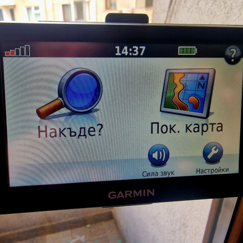 Garmin Nuvi 50 GPS navigation 5" like new with lifetime maps and 16GB SD card
