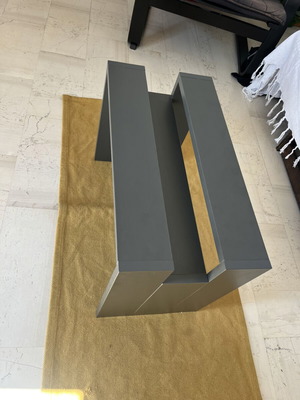 Laptop table like new with dual use decorative