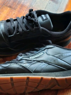 Reebok δερμάτινα sneakers σαν καινούργια, μαύρα, μέγεθος 45 με antislip σόλα