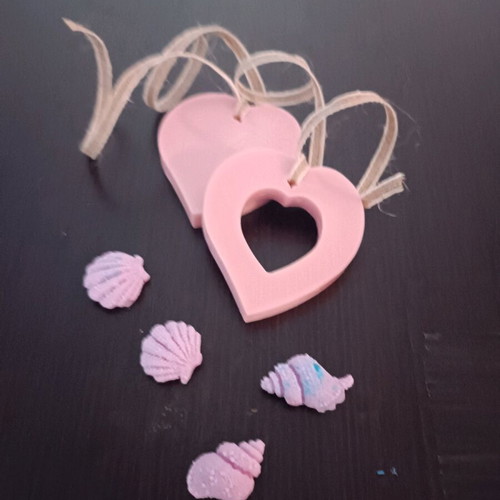 Baby Kiss closet fresheners like new, powdery scent