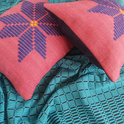 Nisiotiki decoration set refurbished with throw and pillow covers