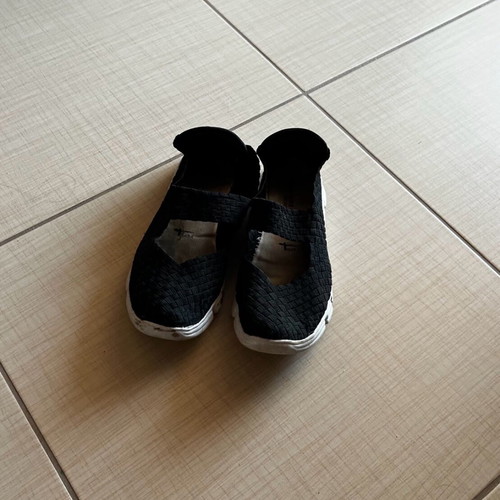 Tamaris athletic shoes used, size 39, black and white