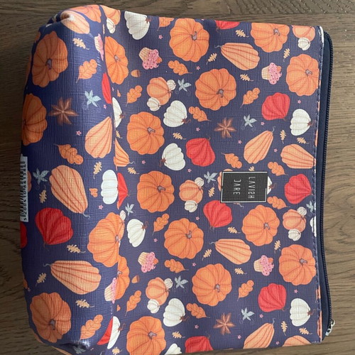 Toiletry bag large size like new, waterproof multicolor