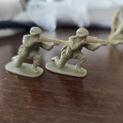 Vintage military figures used, pack of 24, 70s-80s Airfix and others