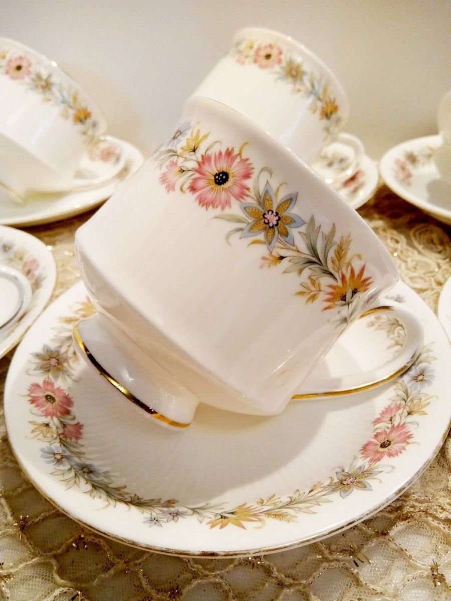 Royal Albert Paragon Belinda tea cup… - € 120,00 - Vendora.cy