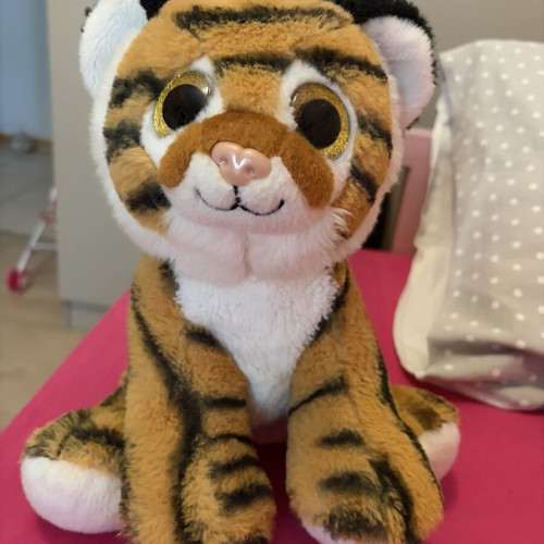 Plush tiger like new
