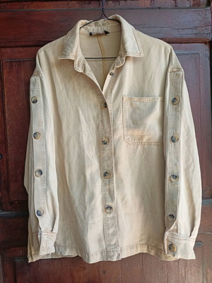 Claudia Strater shirt like new, size M, beige and brown