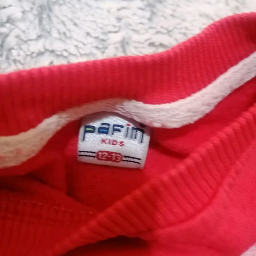 Children's sweatshirt used 10-12 years with lace and coral print