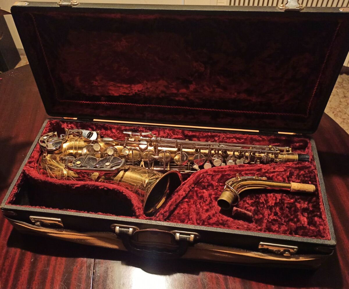 Kohlert Regent vintage saxophone used,… - € 485,00 - Vendora.cy Kohlert Regent vintage saxophone used,… - € 485,00 - Vendora.cy