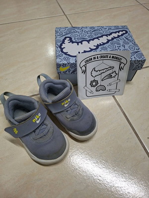 Nike Team Hustle D10 παιδικά sneakers μεταχειρισμένα, νούμερο 25