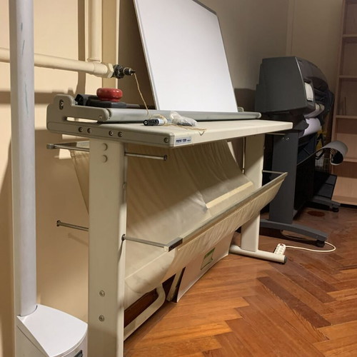 HP DesignJet 1050C plotter and Neolt trimmer