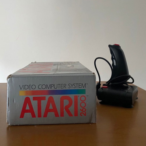 Atari vintage with 7 games like new