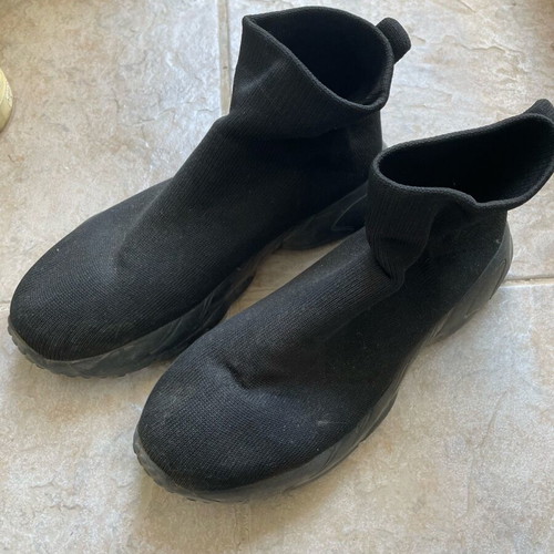 Sock shoes size 39 black like new
