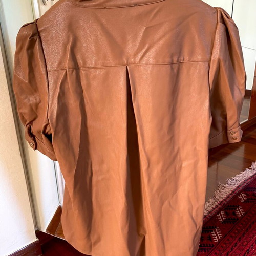 DKNY Faux Leather Shirt with Puff Sleeves XL like new, camel