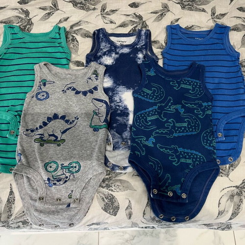 Carter’s sleeveless bodysuits used, 0-3 months, pack of 5