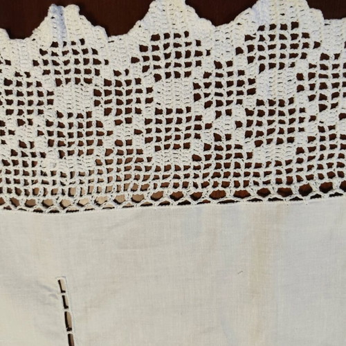 Handmade cutwork curtain like new 150x170 without tape