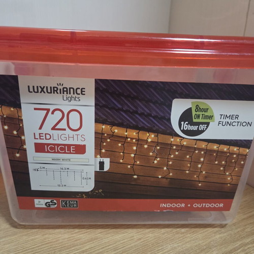 Luxuriance Icicle LED Christmas Lights like new, 720 LEDs