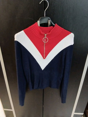 Blouse like new size Medium blue and red