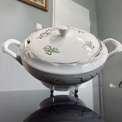 Porcelain soup tureen Ćmielów Poland used, vintage floral design