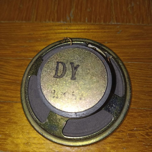 Speakers set of 4 used, different sizes and volumes