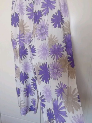 New palazzo pants size L with beautiful patterned colors