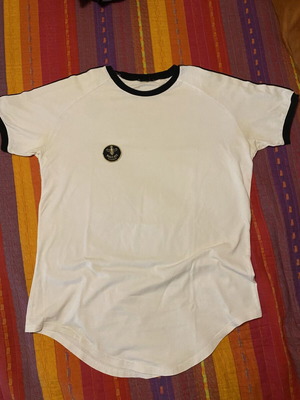Magic Bee t-shirt like new, size M, white