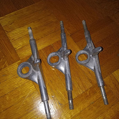 Skateboard trucks and base used, set of 3+1 metal