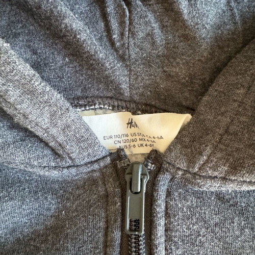 H&M sweatshirts used, grey and black, 110-116 cm, age 4-6