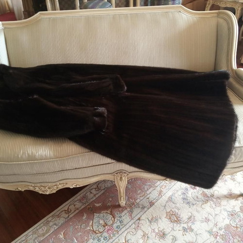Ladies mink coat new, black, full size
